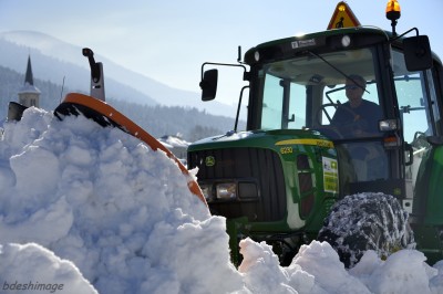 Chasse neige en action au Bourget en Huile