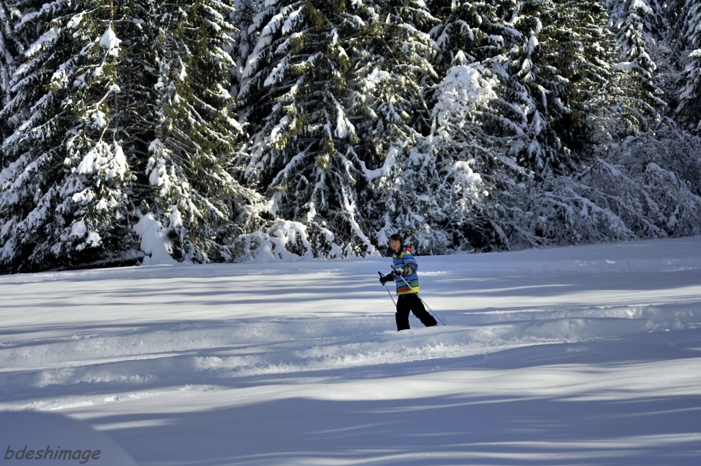 Jeune skieuse sur les pistes du Bourget en Huile