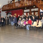 Les habitants du Bourget en Huile dans la salle des fêtes