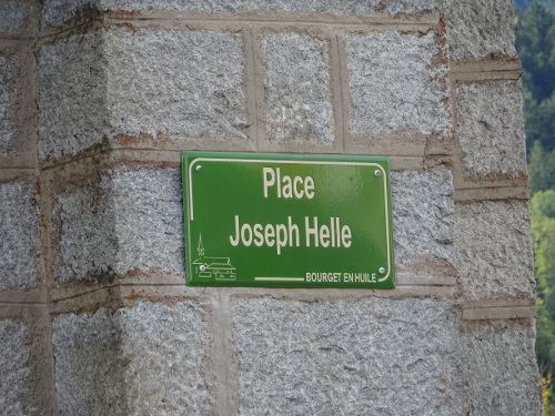 plaque Joseph Helle au Bourget en Huile